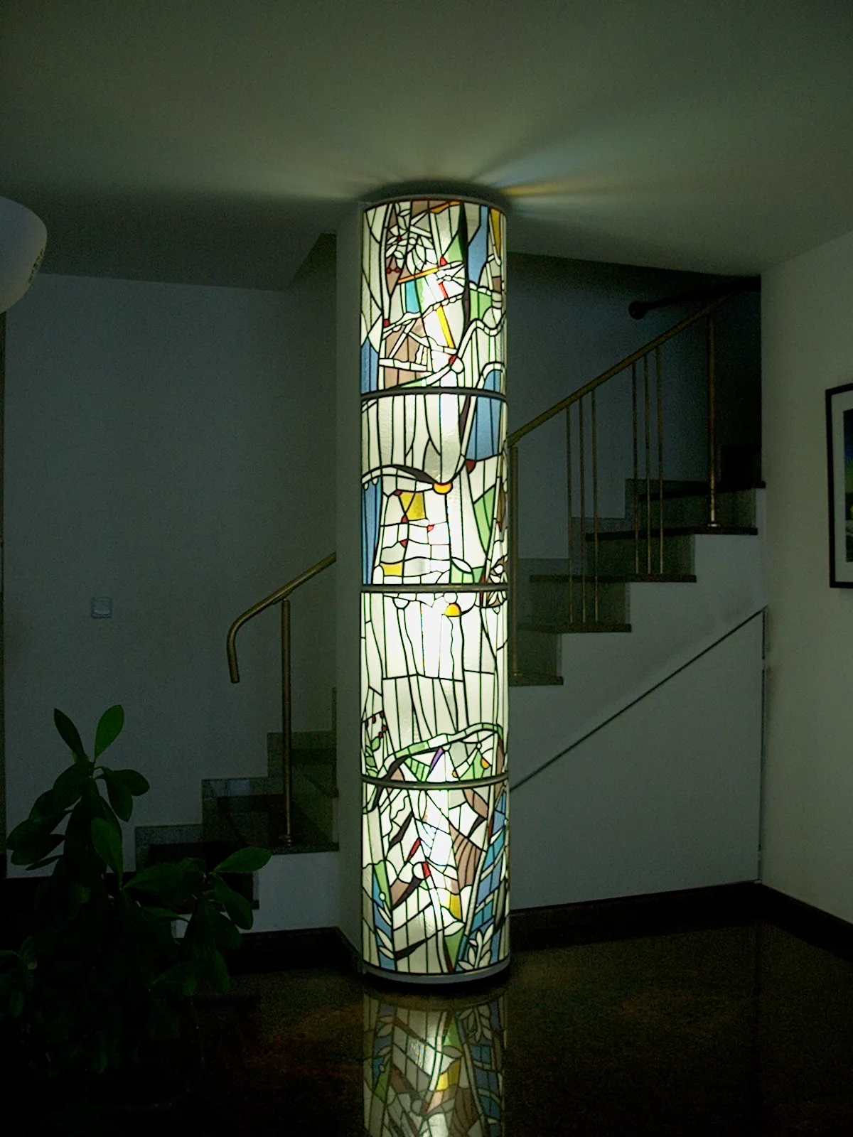 Column - private home